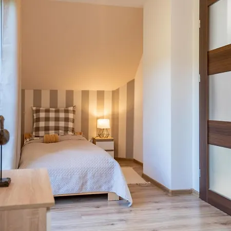 木屋 Na Skale Z Widokiem Na Panorame Karkonoszy 斯克拉斯卡波伦巴