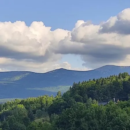 Na Skale Z Widokiem Na Panorame Karkonoszy