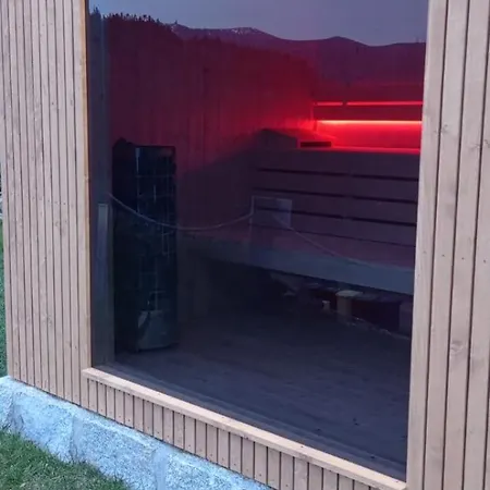 Na Skale Z Widokiem Na Panorame Karkonoszy Alpstuga *