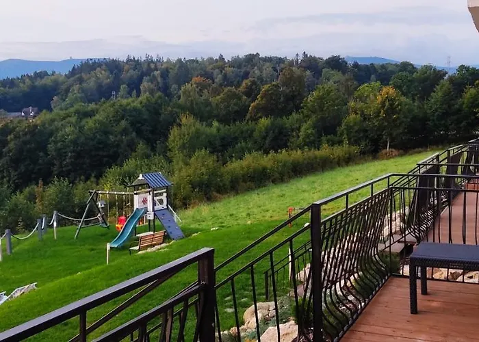 Na Skale Z Widokiem Na Panorame Karkonoszy Шклярска-Поремба