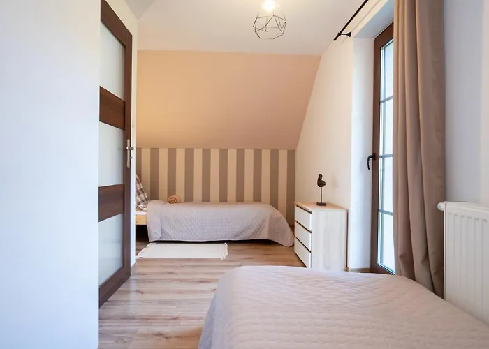 Na Skale Z Widokiem Na Panorame Karkonoszy * Шклярска-Поремба