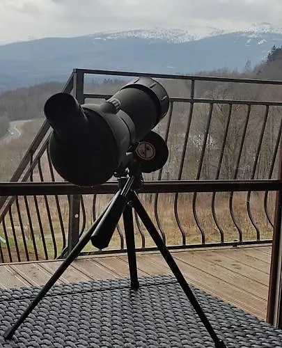 Na Skale Z Widokiem Na Panorame Karkonoszy