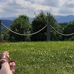 Na Skale Z Widokiem Na Panorame Karkonoszy 斯克拉斯卡波伦巴