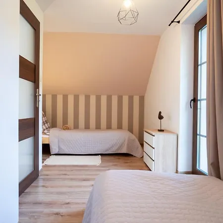 Na Skale Z Widokiem Na Panorame Karkonoszy * 스클라르스카포렘바