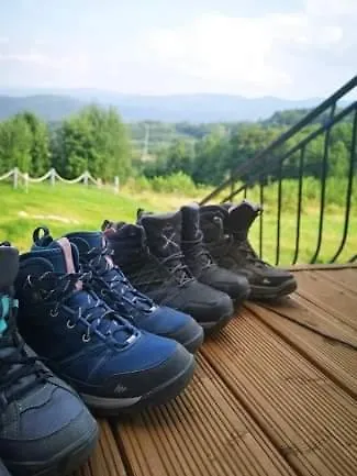 Na Skale Z Widokiem Na Panorame Karkonoszy *